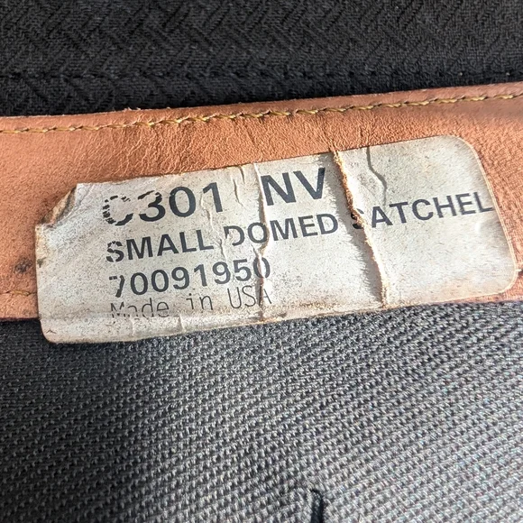 Vintage Dooney & Bourke No. B06640 Cabriolet Zip Satchel, Navy Canvas & Leather - Picture 14 of 15